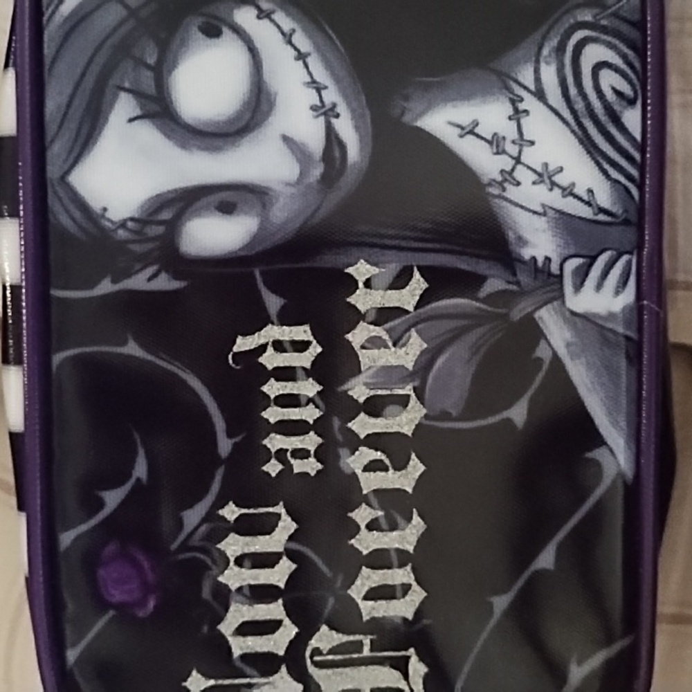 *HT Nightmare Before Christmas Makeup bag EUC? - Picture 5 of 5